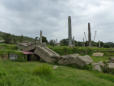 Der Stelenpark in Aksum. Im Vordergrund die Stele Nr. 1, einer der größten bearbeiteten Monolithen der Welt.